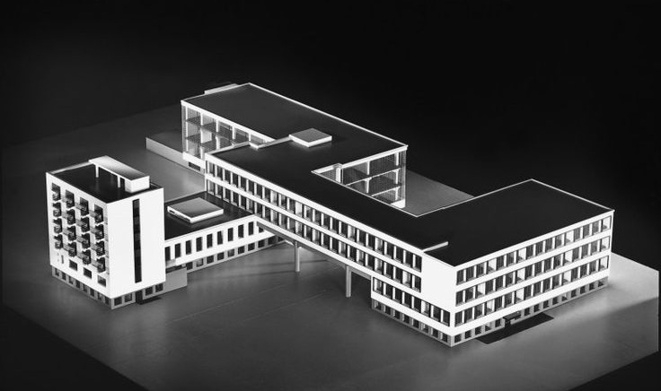 Sediul de la Dessau al Bauhaus. Arh. Walter Gropius, 1925