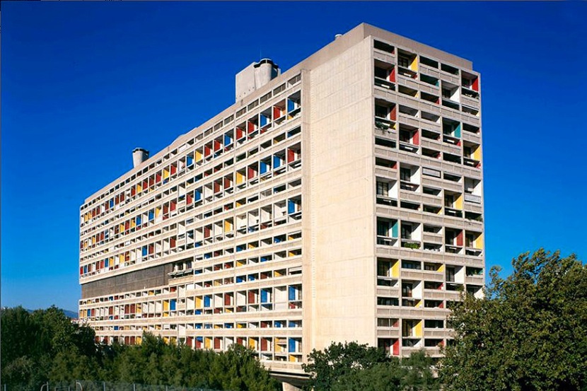 Cite Radieuse. Marsilia. Le Corbusier. Foto: http://2.bp.blogspot.com/-asEtzeuDAyU/T3qKQa_Q3XI/AAAAAAAAN4Q/tOFguY7TtXk/s1600/Le_Corbusier_Cite%25CC%2581_Radieuse_Marseille_1.jpg