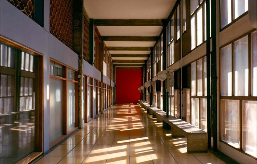 Cite Radieuse - Interior: Foto: http://www.moderndesign.org/2012/04/le-corbusier-cite-radieuse-marseille.html